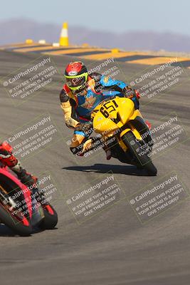 media/Oct-08-2023-CVMA (Sun) [[dbfe88ae3c]]/Race 3 Amateur Supersport Middleweight/